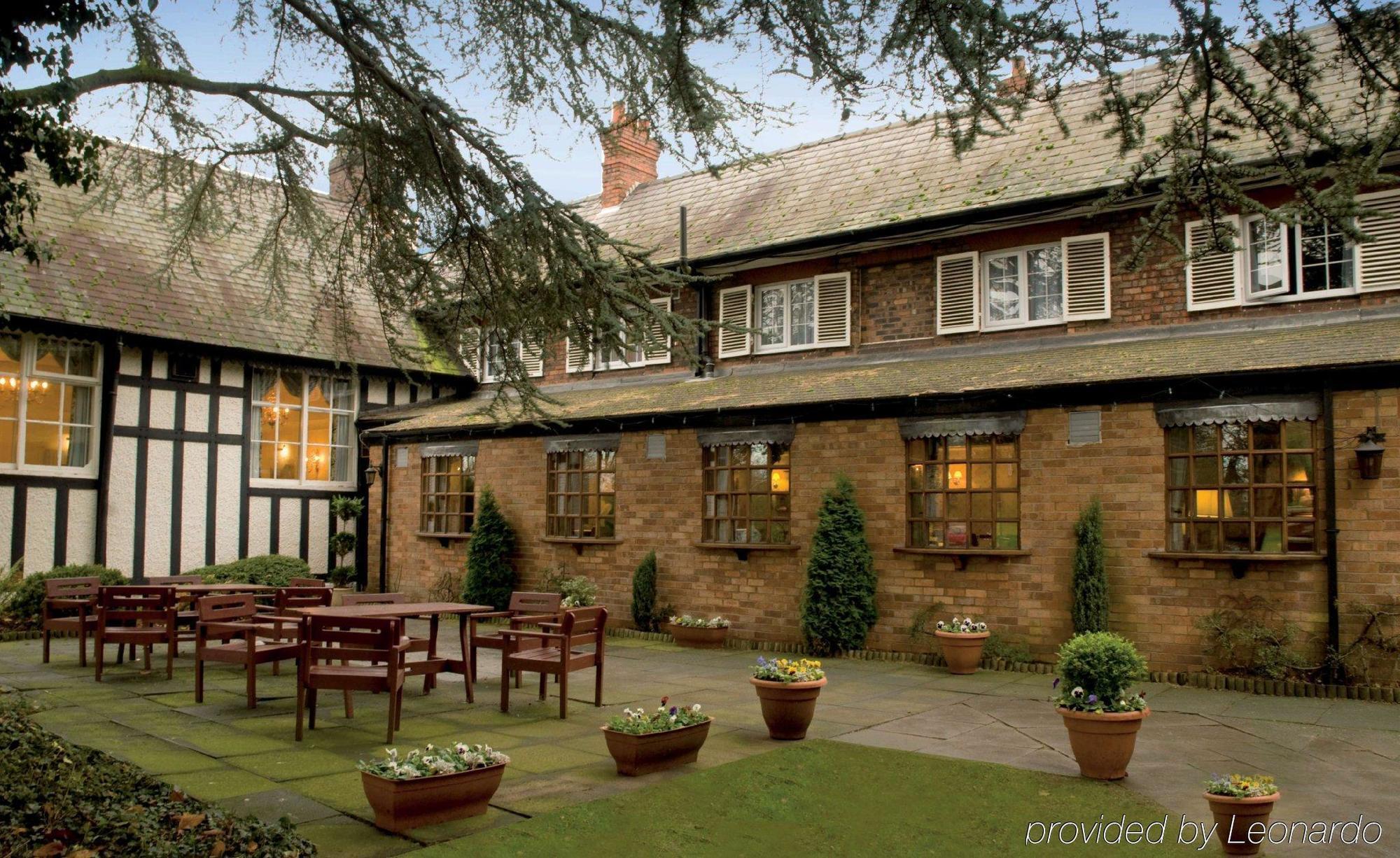 The Lymm Hotel Экстерьер фото