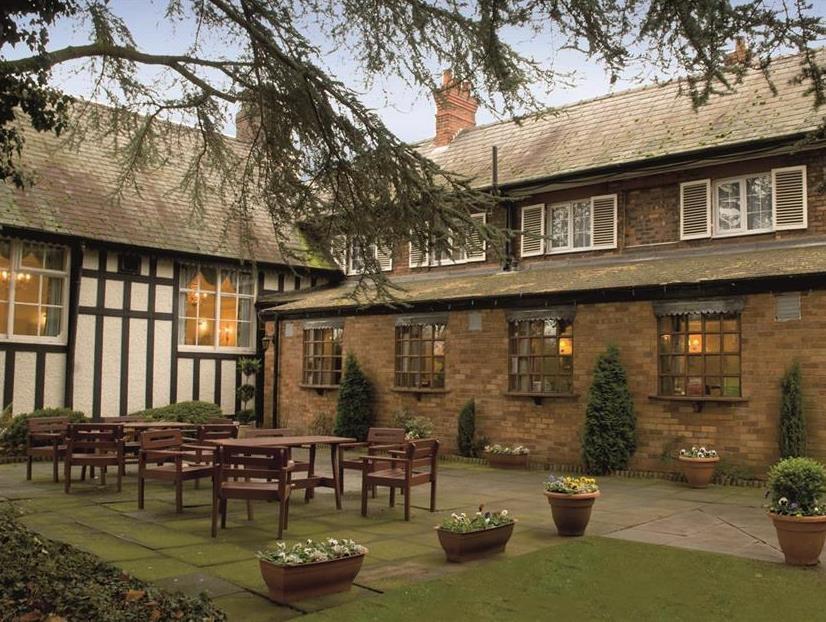 The Lymm Hotel Экстерьер фото