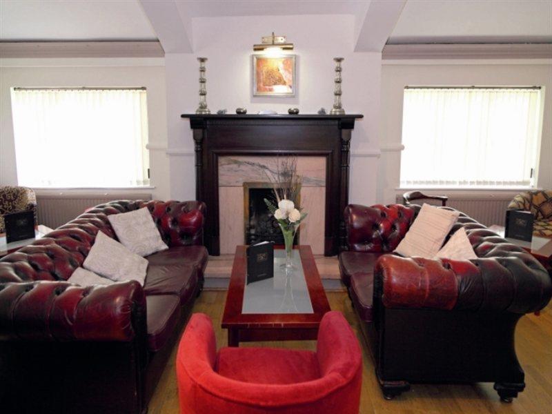 The Lymm Hotel Экстерьер фото