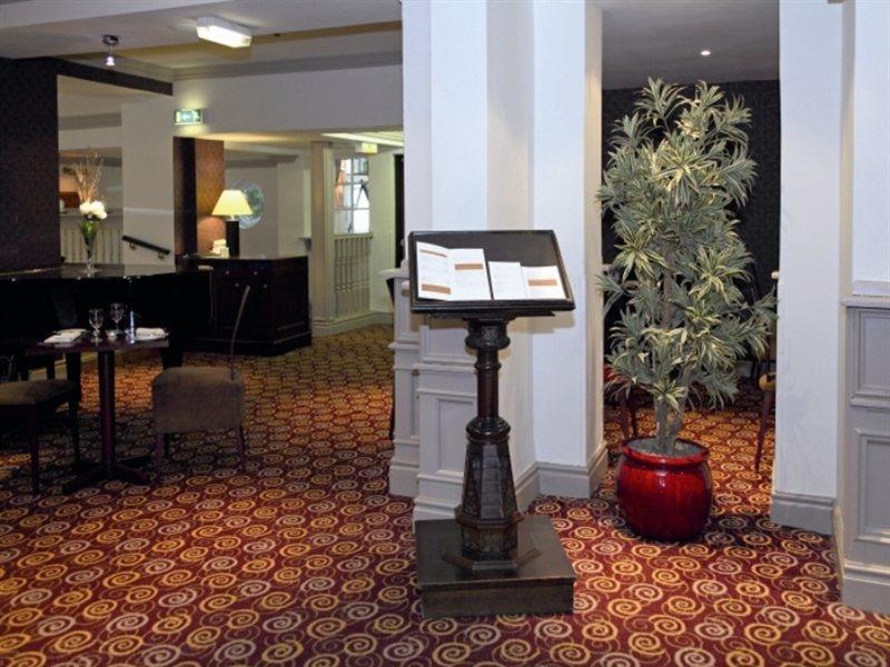 The Lymm Hotel Экстерьер фото