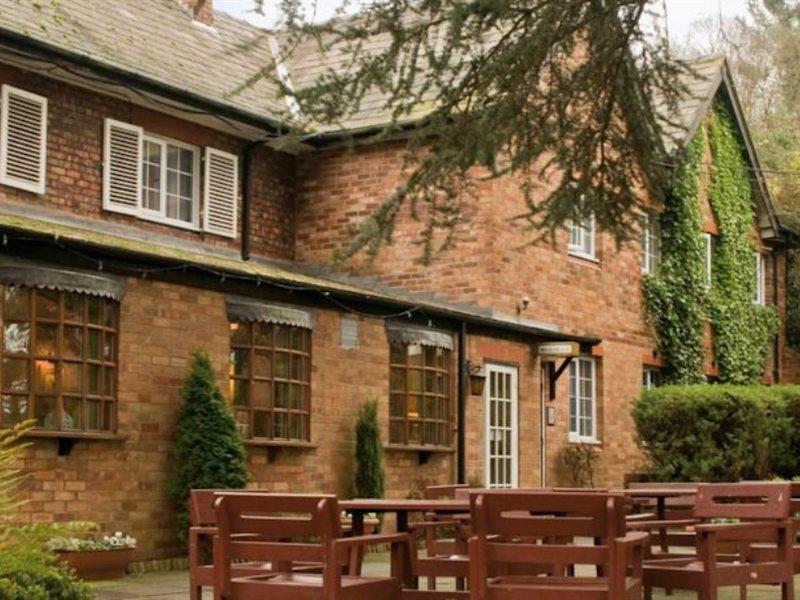 The Lymm Hotel Экстерьер фото