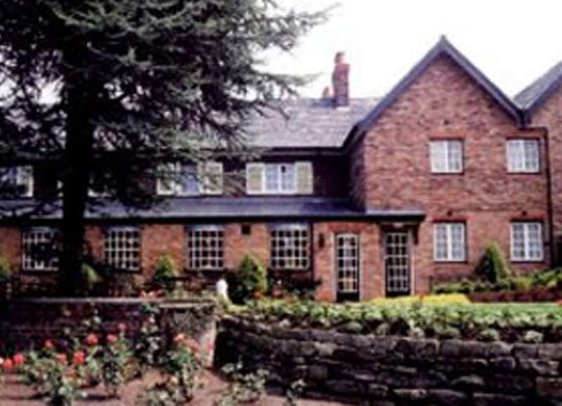 The Lymm Hotel Экстерьер фото