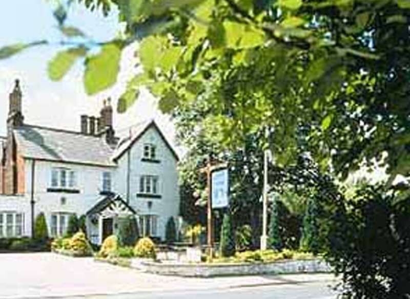 The Lymm Hotel Экстерьер фото