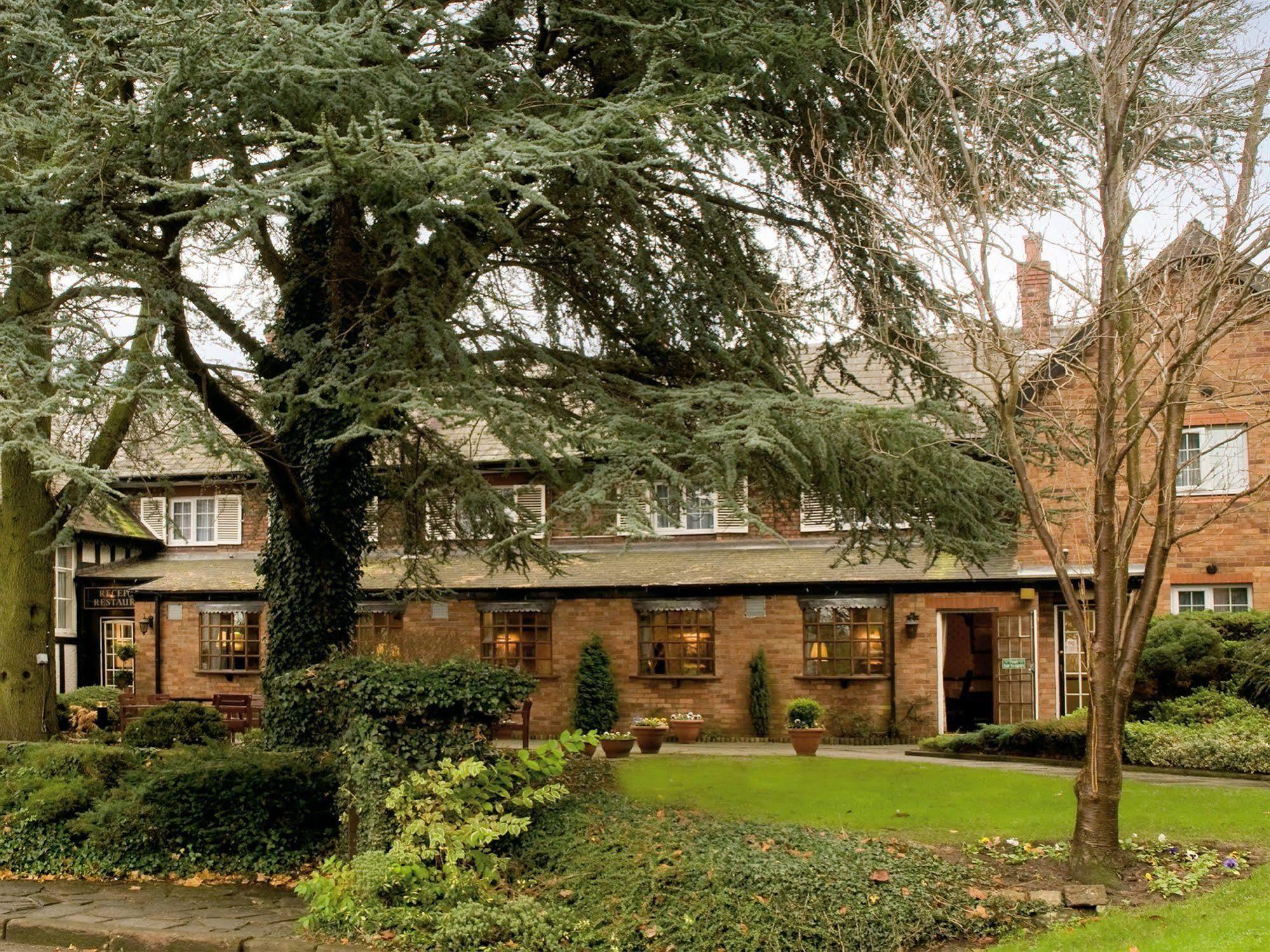 The Lymm Hotel Экстерьер фото