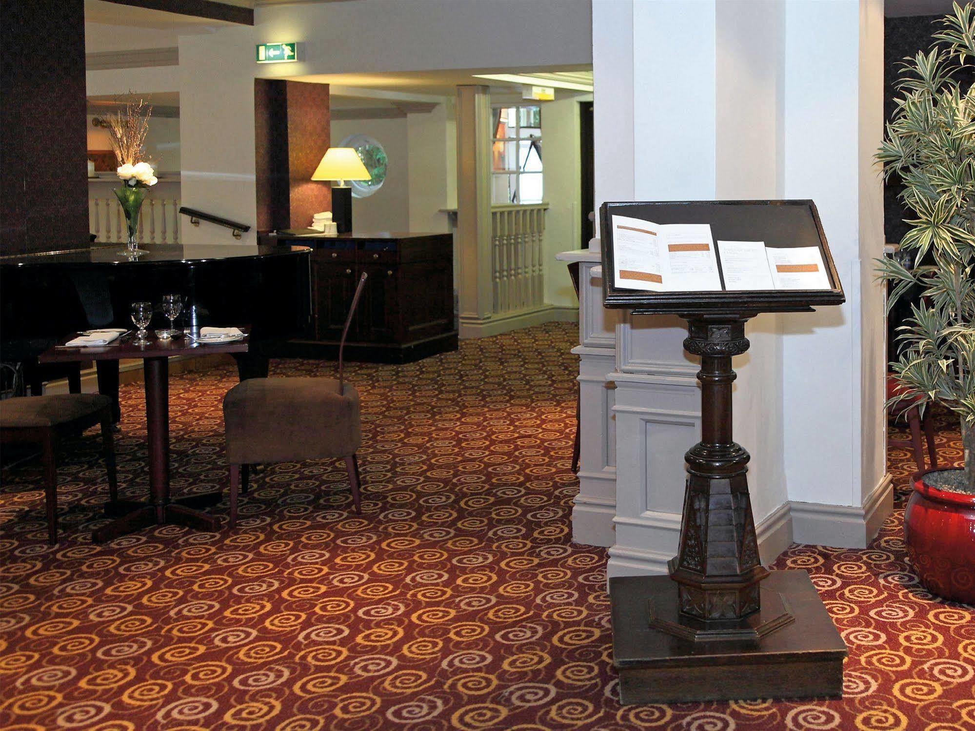 The Lymm Hotel Экстерьер фото