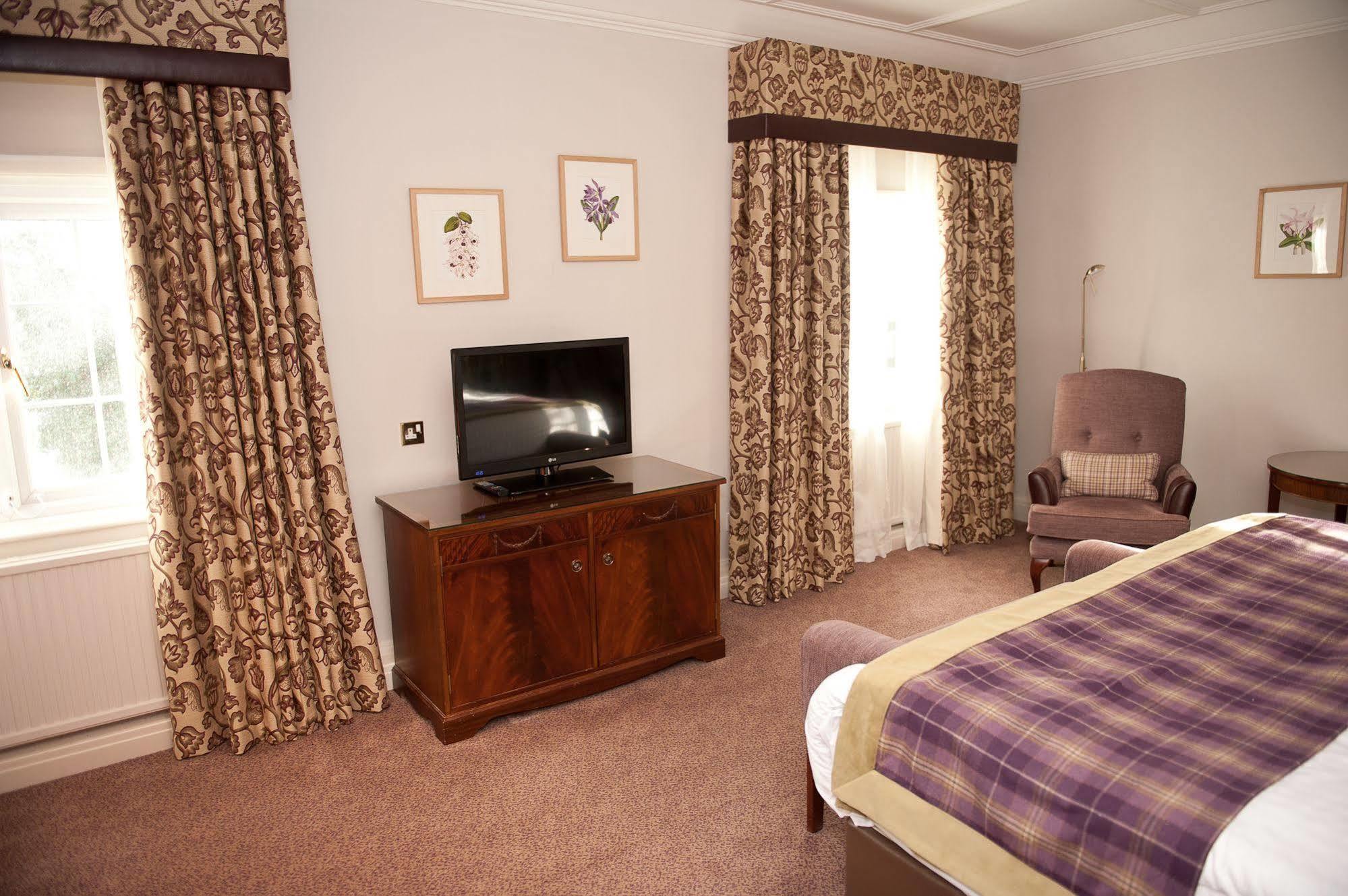 The Lymm Hotel Экстерьер фото