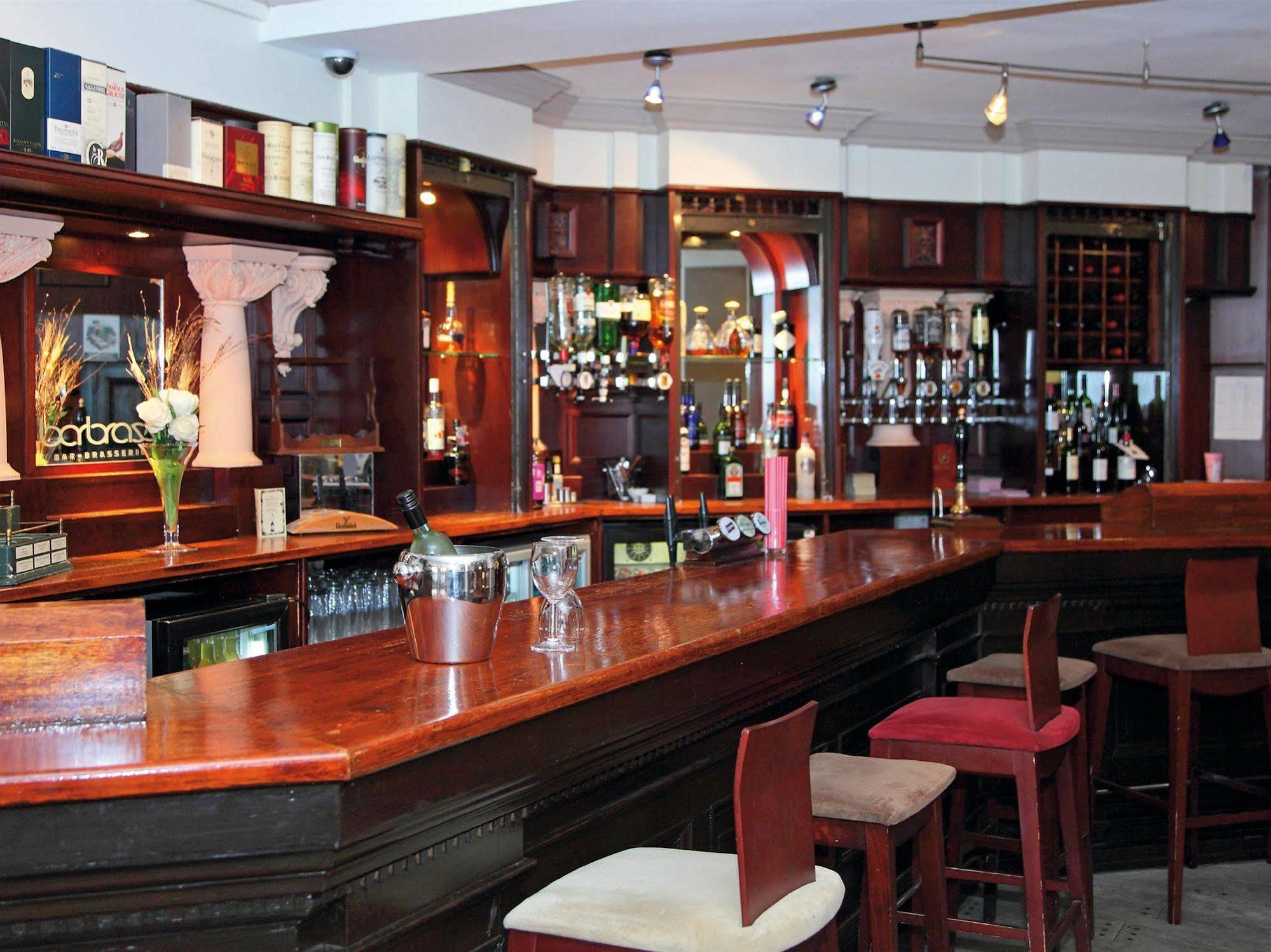 The Lymm Hotel Экстерьер фото